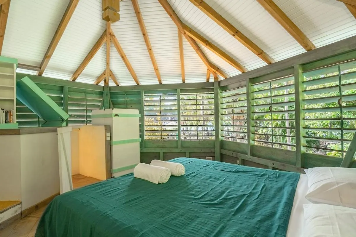 Bungalow Ixora, Bord De Mer レザンセス・ダルレット