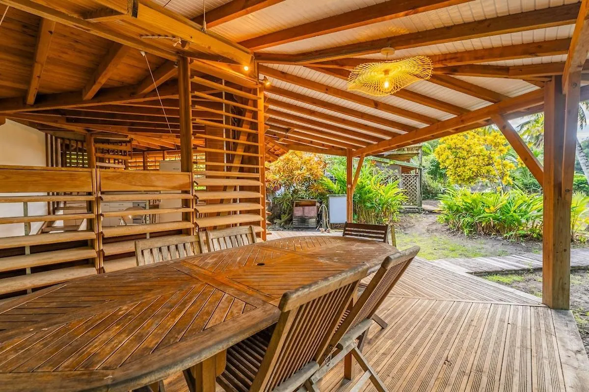 アパート Bungalow Ixora, Bord De Mer レザンセス・ダルレット マルティニーク